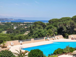 Maison d'une chambre avec vue sur la mer piscine partagee et jardin clos a Cogolin a 4 km de la plage